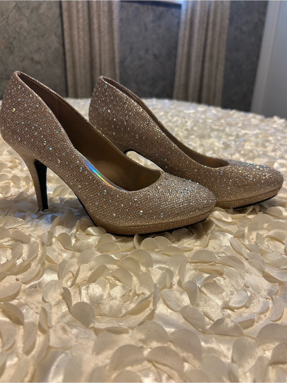 Glitter Rhinestone Pumps in Champagne